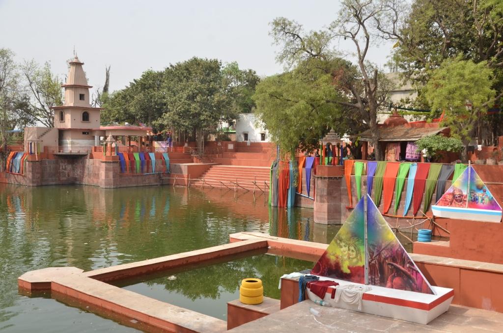 Barsana Laddu Holi